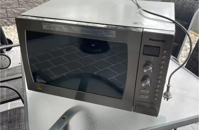 Panasonic NNCD997S 42L Genius Convection Microwave Oven *NOT WORKING*