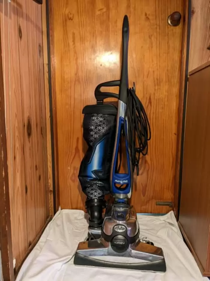 $900 Avalir Kirby vacuum cleaner with accessories, shampooer, 9 bags