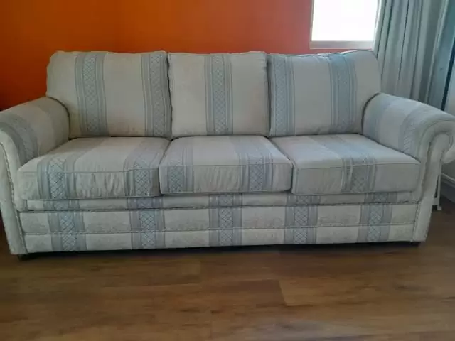$400 Beautiful  fabric sofa | Sofas |  Australia Brisbane South East